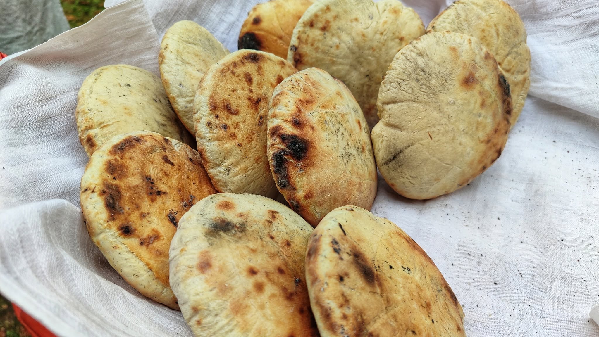 Crescentine modenesi appena cotte