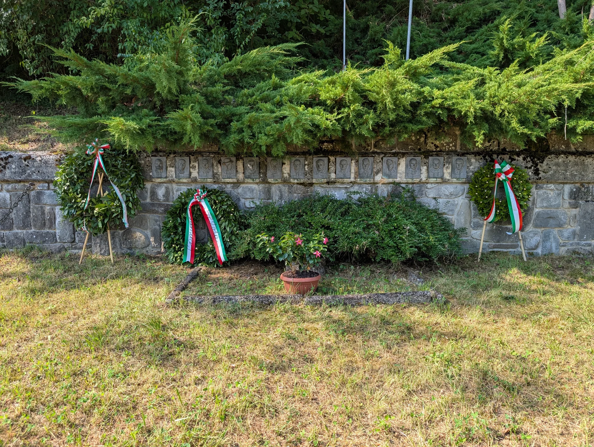 Monument to the fallen partisans in Rocchetta Sandri