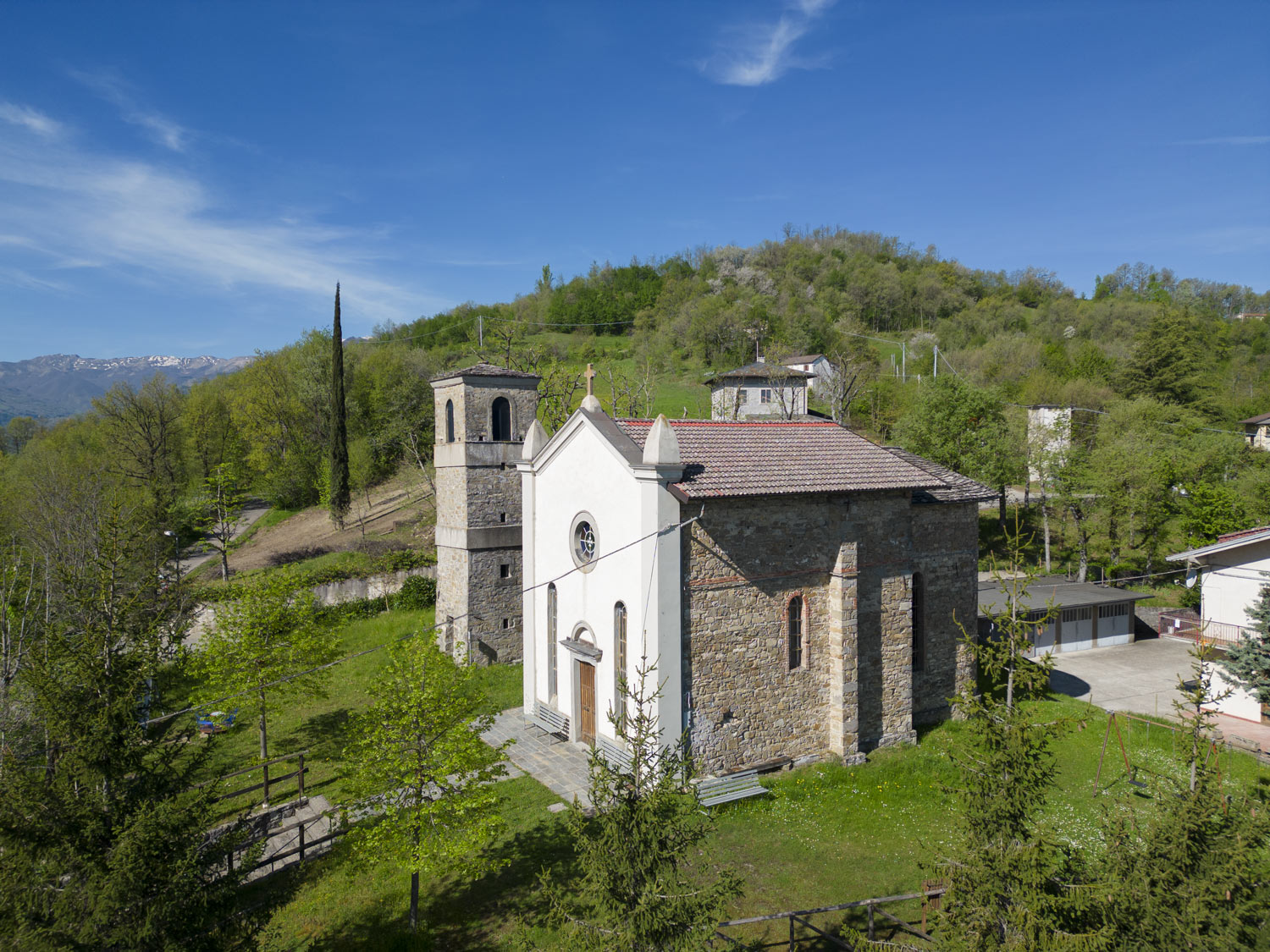 L'oratorio di Rocchetta Sandri, piccolo edificio religioso in pietra locale